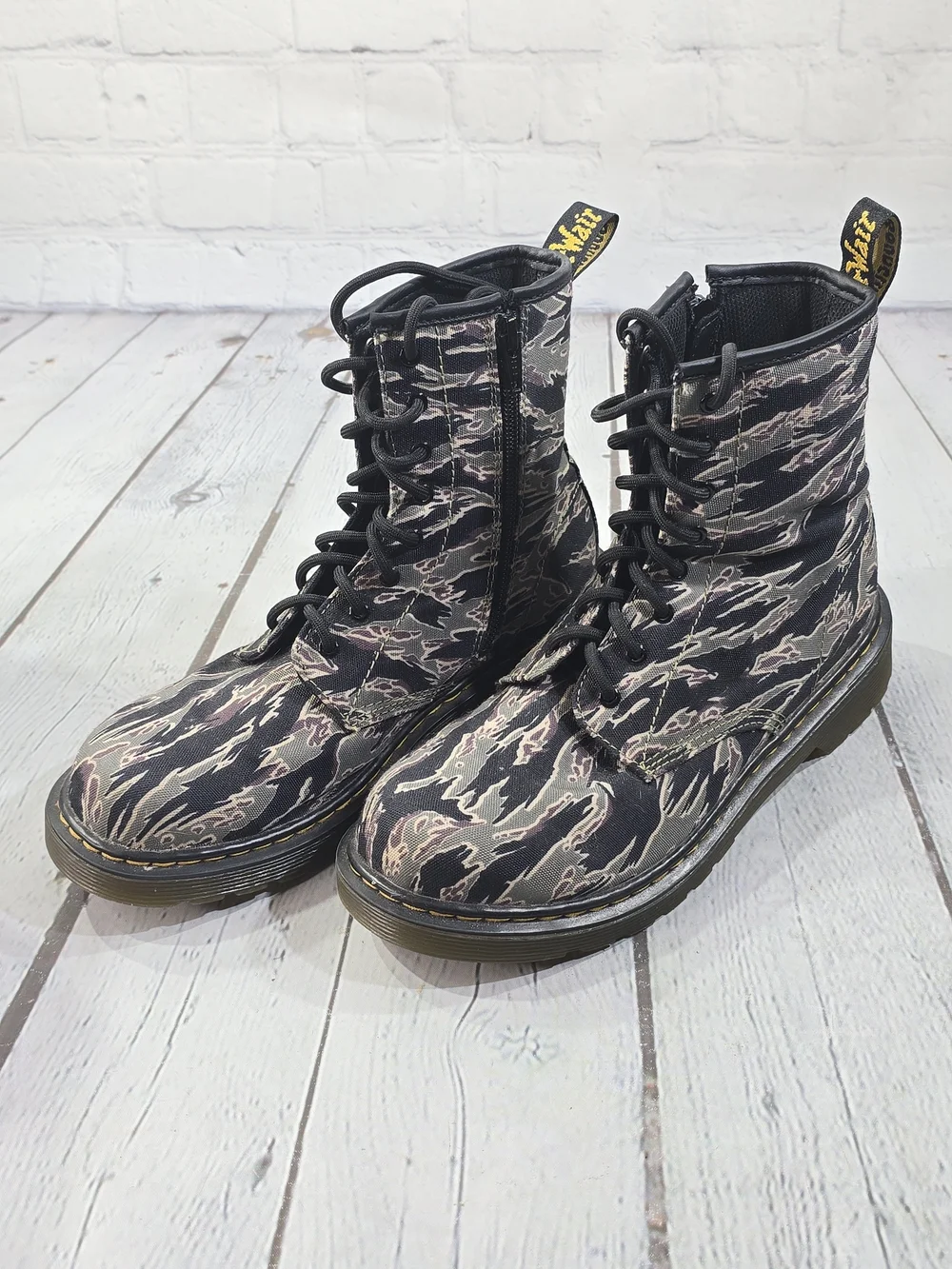 Doc Martens Dr. Martens Air Wair Camouflage Zip & Lace Up Boots Size 6M 7L